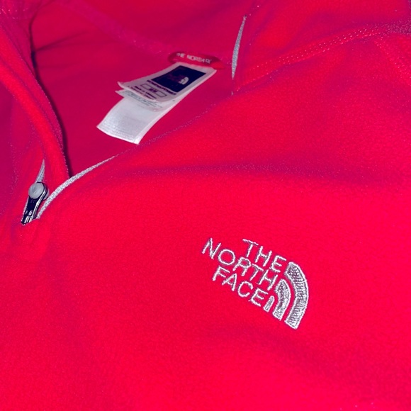 The North Face Tops - NORTHFACE 👀 check it out! Women’s lightweight pullover half zip! Size-medium!